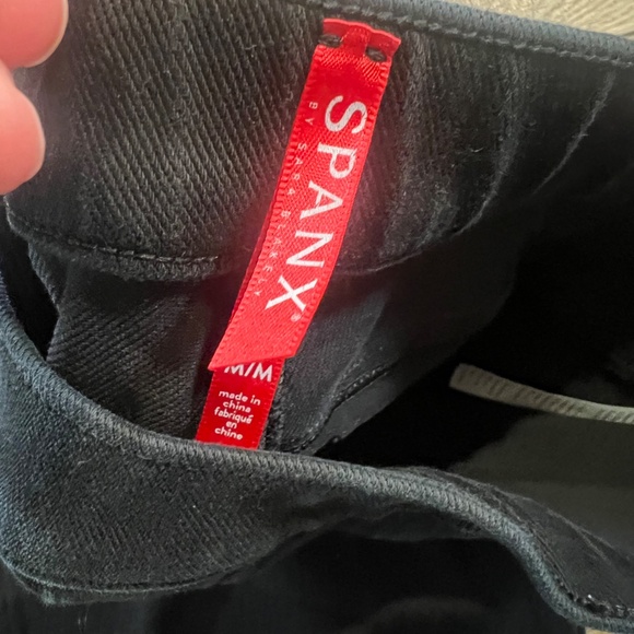 Spanx Jean-ish Ankle Leggings Size Medium, Black, Regular Inseam - Picture 3 of 9